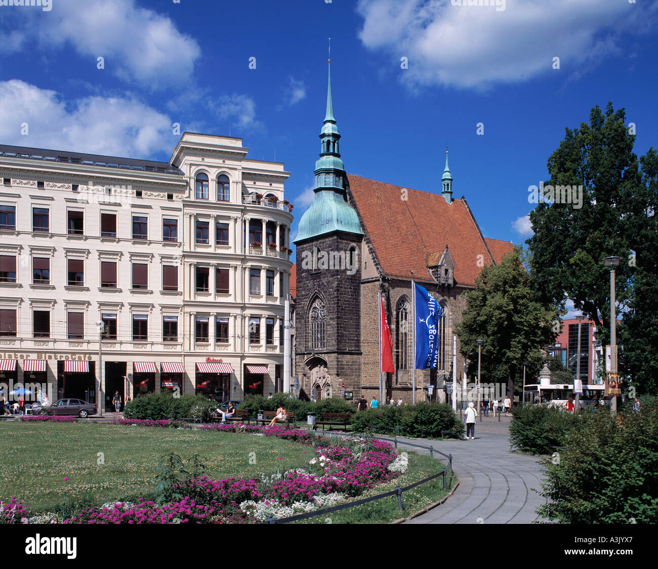 Gebaeuden Frauenkirche mit aus der Gruenderzeit Parkanlage und auf dem Postplatz à Goerlitz dans der Weser Banque D'Images