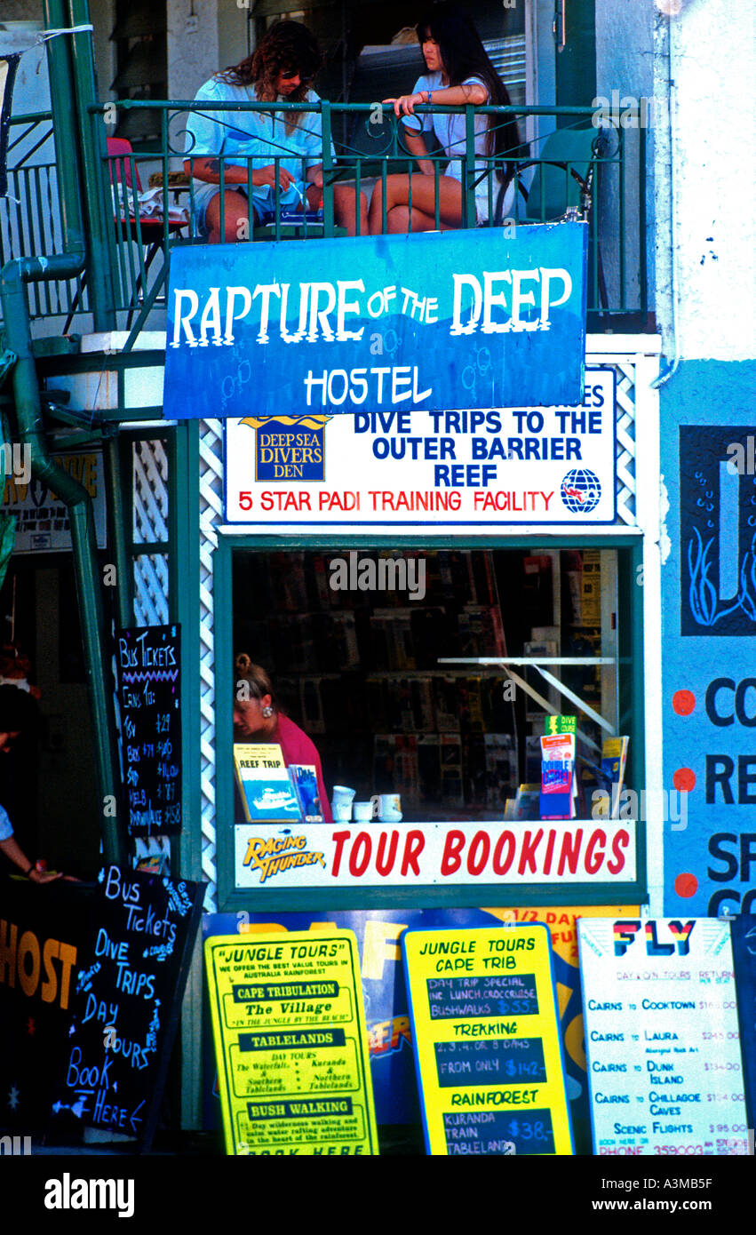 Backpacker Hostel réservations d'excursion et de voyage Cairns Australie Queensland kiosk Banque D'Images