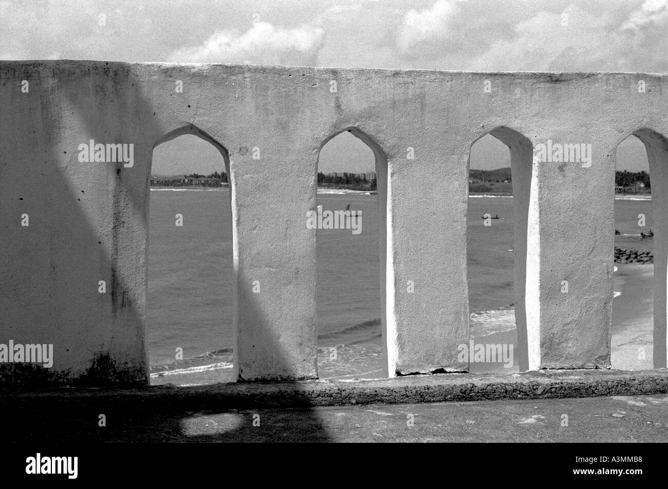 Arches d'un esclave sur le fort de Cape Coast au Ghana l'Afrique de l'Ouest Banque D'Images