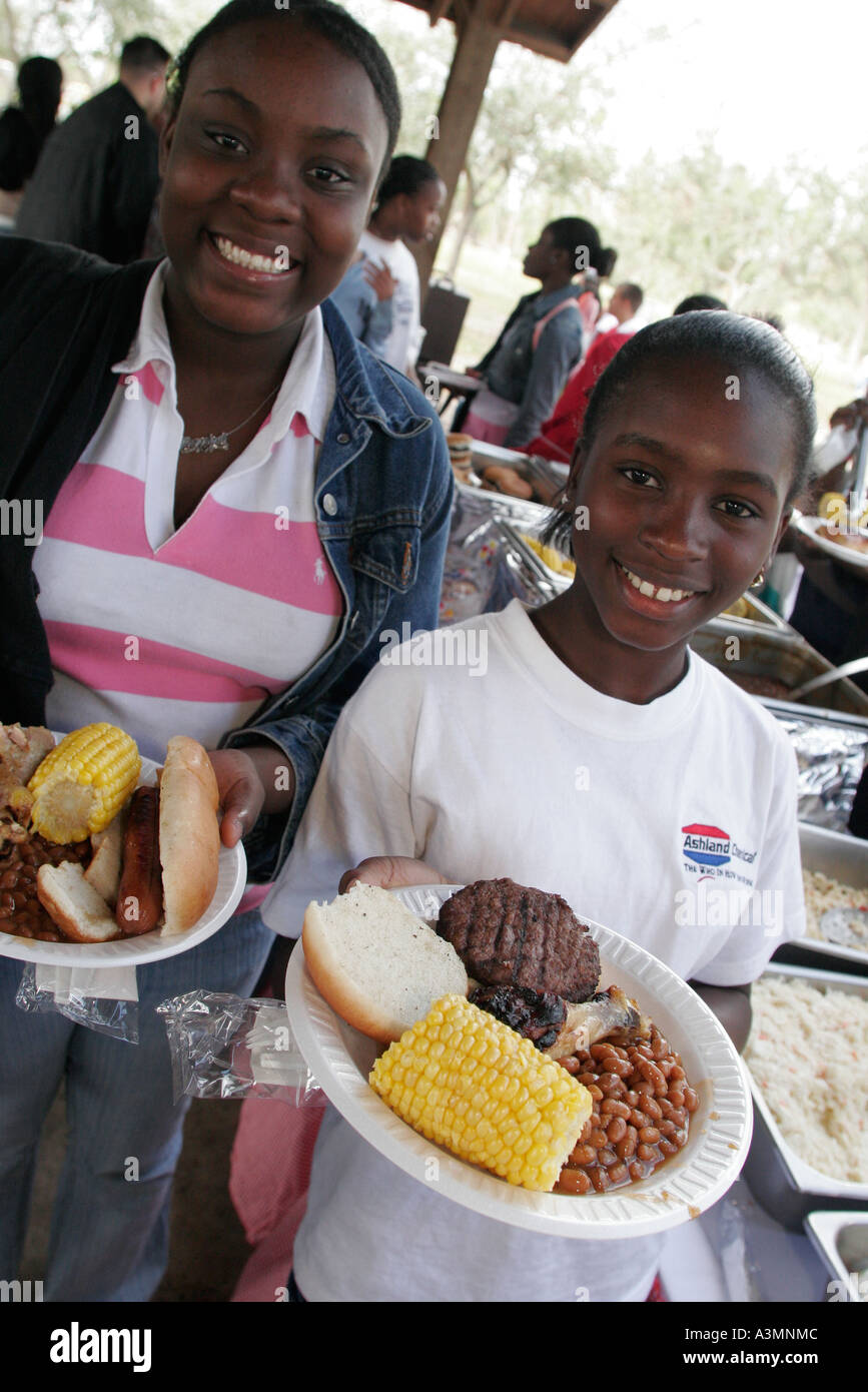 Miami Florida,Hialeah,Amelia Earhardt Park,Drug Free Youth in Town DFYIT club,anti-addiction programme organisation à but non lucratif, familles de parents par Banque D'Images