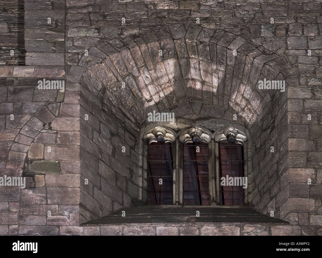 L'Église du Prieuré de Saint Pierre et de Saint Paul, Leominster, Herefordshire, Angleterre. Dans la Sacristie de la fenêtre du côté nord de la Nef du Nord Banque D'Images