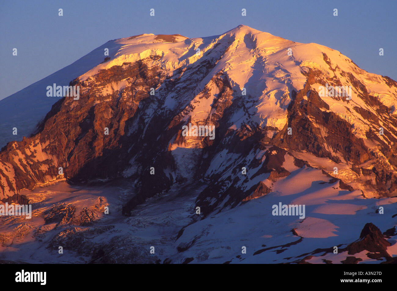 Lumière du soir sur le mur de Willis et Mt Rainier Mount Rainier National Park Washington Banque D'Images