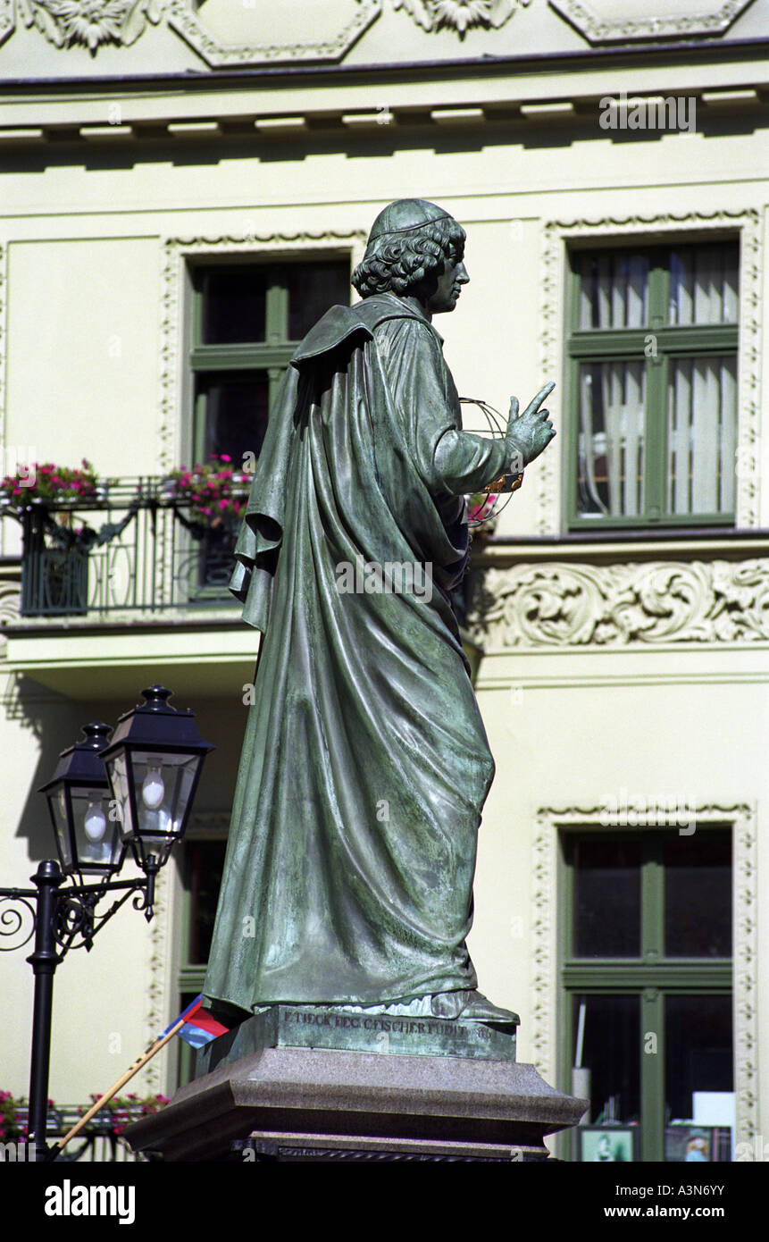Statue de Nicolas Copernic à Torun, Pologne Banque D'Images