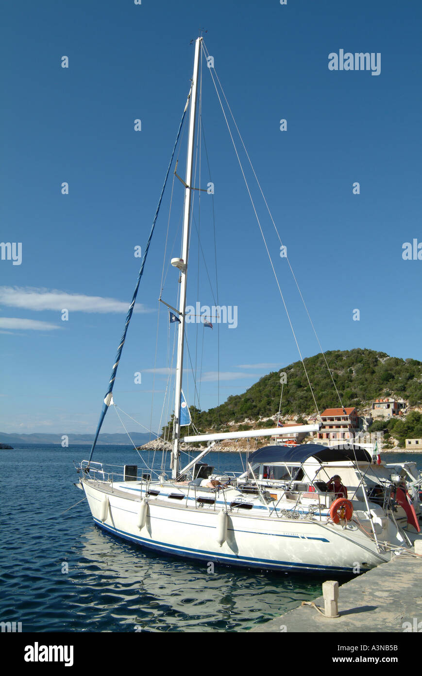 Location de bateaux à quai de Zaklopatica sur île de Lastovo Croatie Banque D'Images