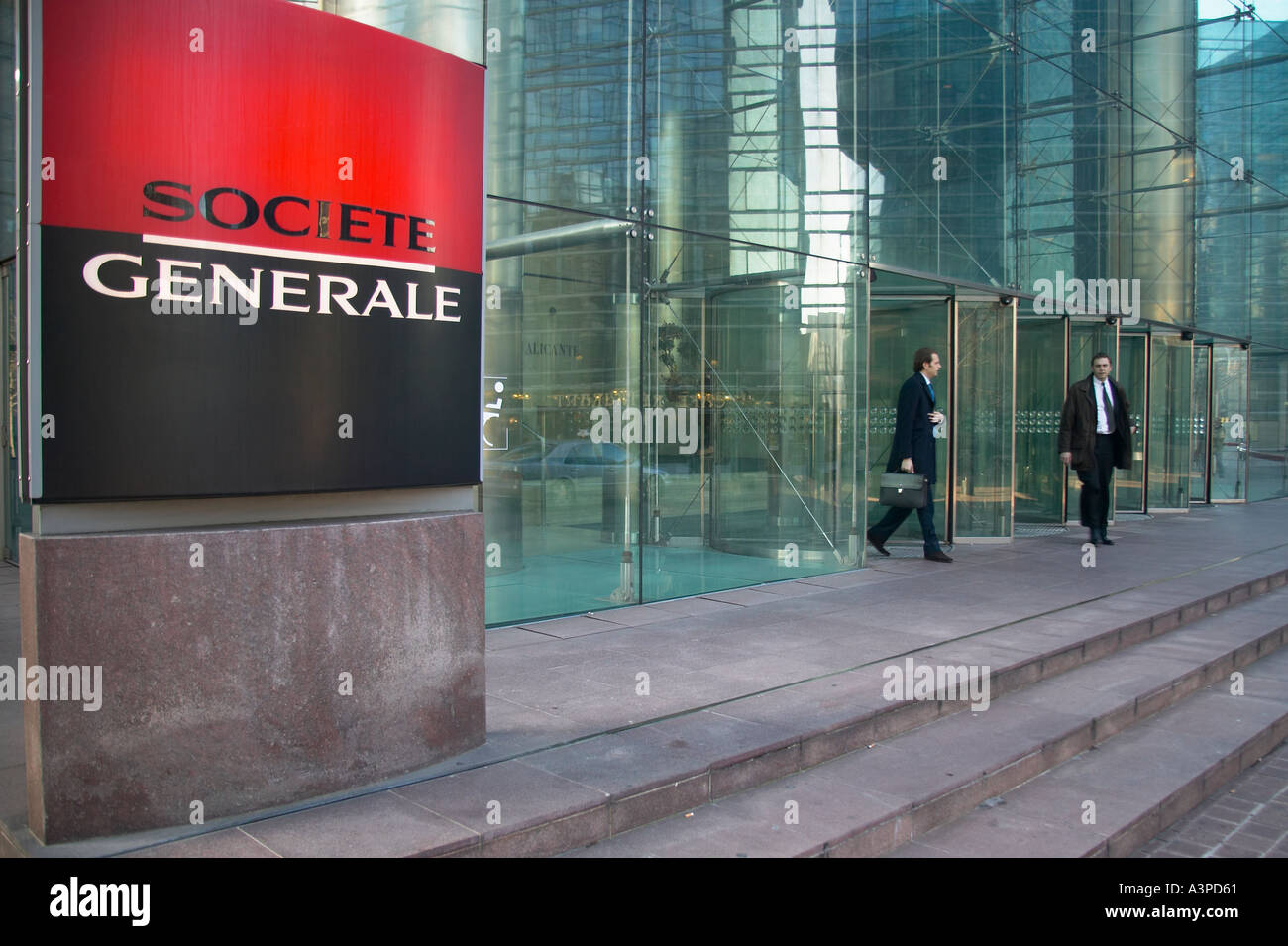 La Société Générale à l'extérieur du centre d'affaires de La Défense Paris France Nov 2003 Banque D'Images