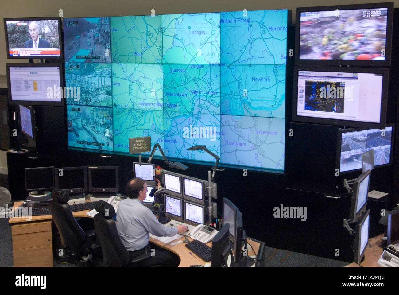 L'intérieur de Londres Centre de contrôle du trafic aérien, le LTCC. La capitale de la congestion routière est surveillé et contrôlé à partir d'ici Banque D'Images