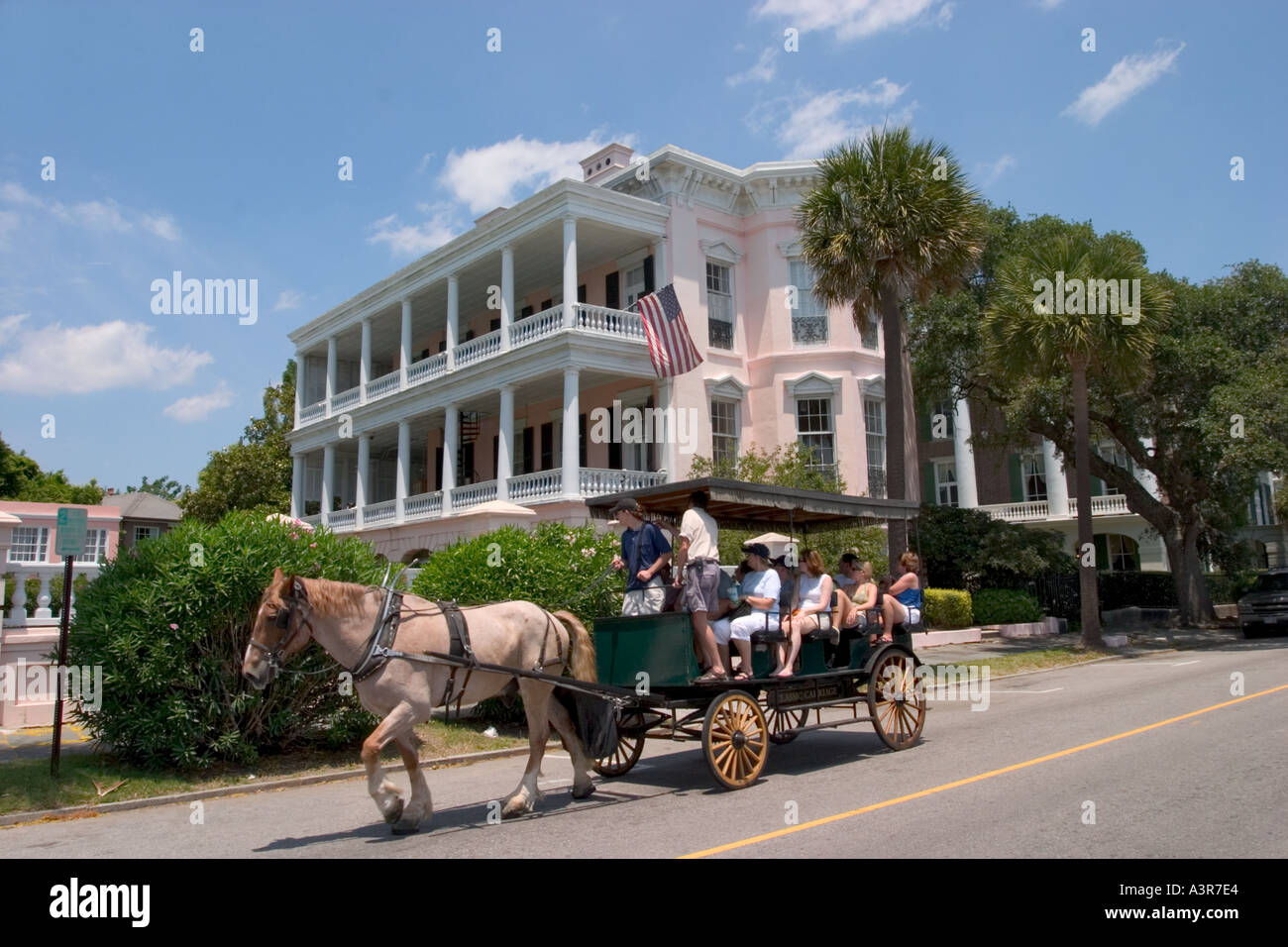 Transport à l'avant de l'Antebellum maison sur East Battery Street Charleston en Caroline du Sud Banque D'Images
