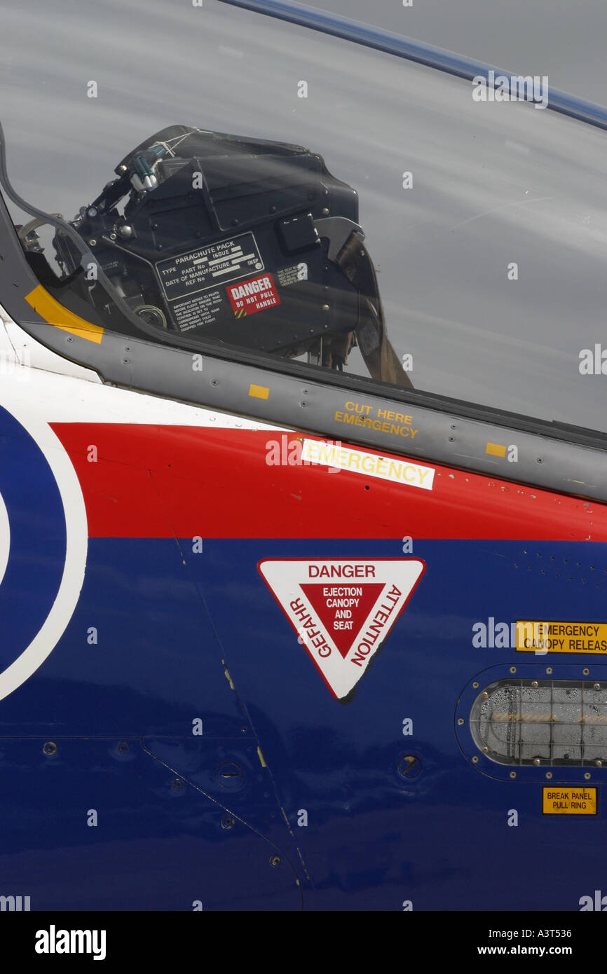 DANGER SIÈGE D'ÉJECTION USAF Martin Baker, 90mm Vinyl Sticker DANGER SIÈGE D'ÉJECTION USAF Martin Baker, 90mm Vinyl Sticker