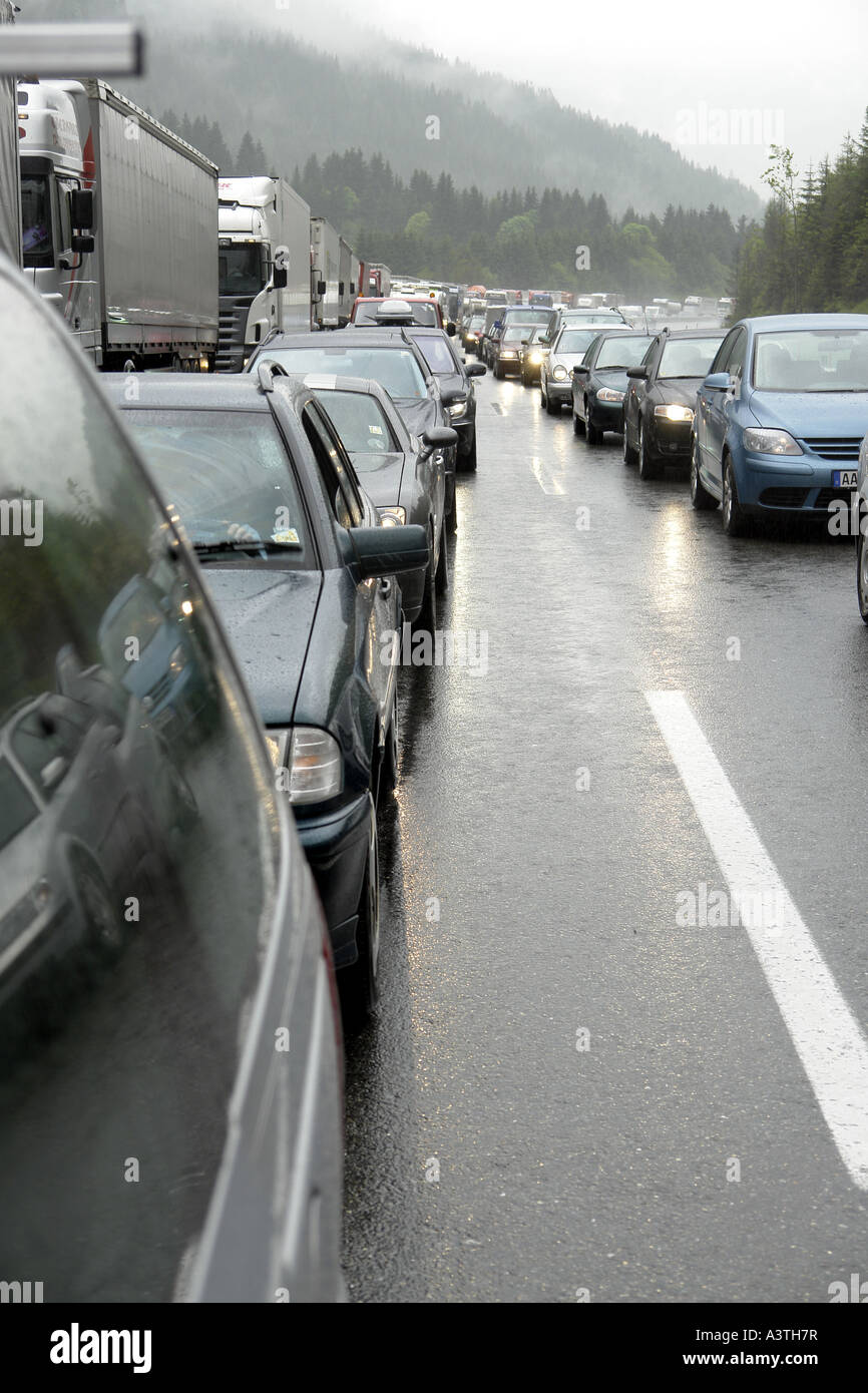 Embouteillage sur une autoroute Banque D'Images