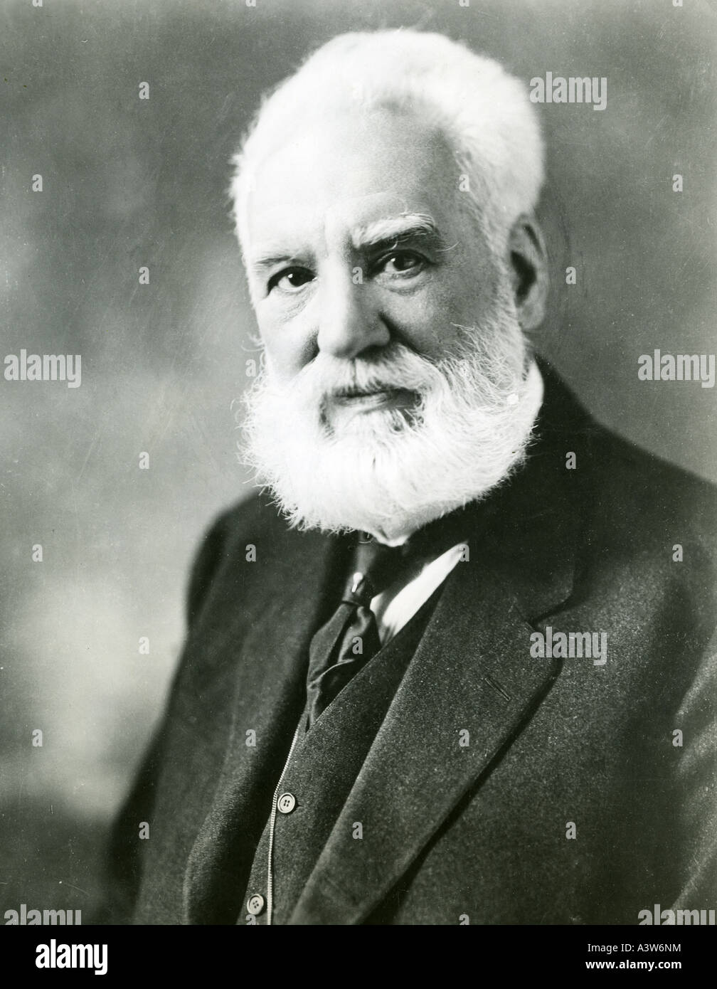 ALEXANDER GRAHAM BELL né écossais scientifique américain qui a fait breveter le téléphone Banque D'Images