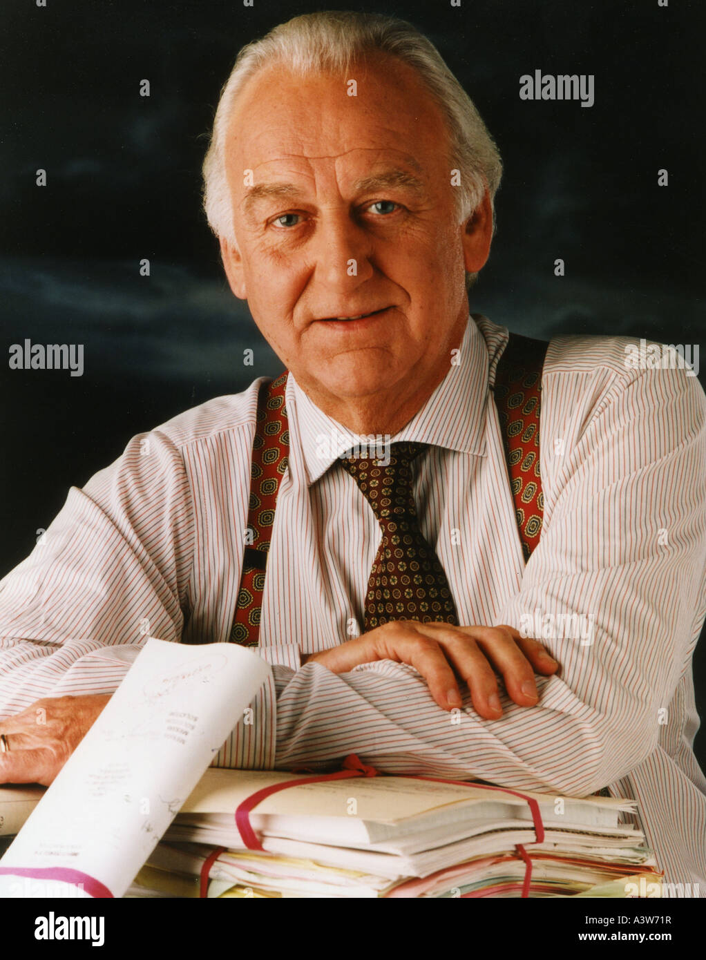 John Thaw MORSE comme inspecteur en chef Endeavour Morse dans la série TV Carlton/Central Banque D'Images