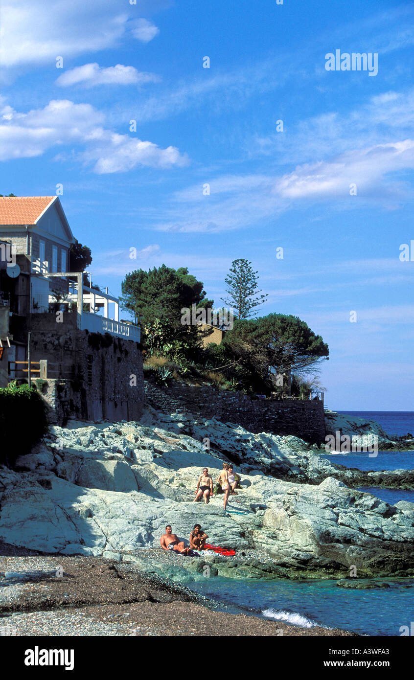 Personnes à La Plage Près De Bastia Cap Corse Corse France
