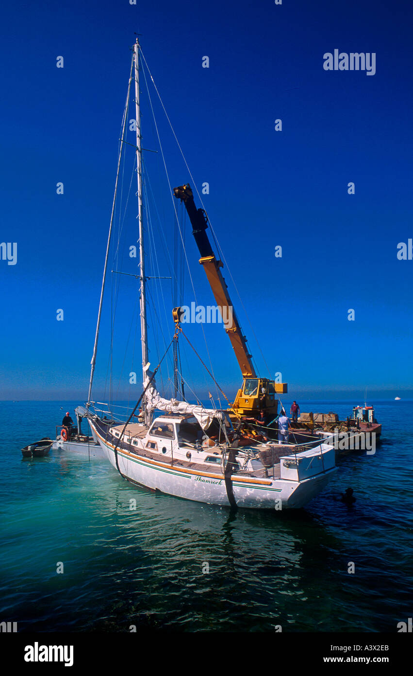 Cruising Yacht échoué sauvé Port Phillip Bay Victoria Australie Banque D'Images
