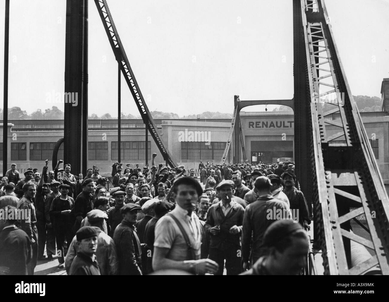 Géographie/voyages, France, politique, stike, piquets devant l'usine Renault, Boulogne Billancourt, mai 1936, Banque D'Images