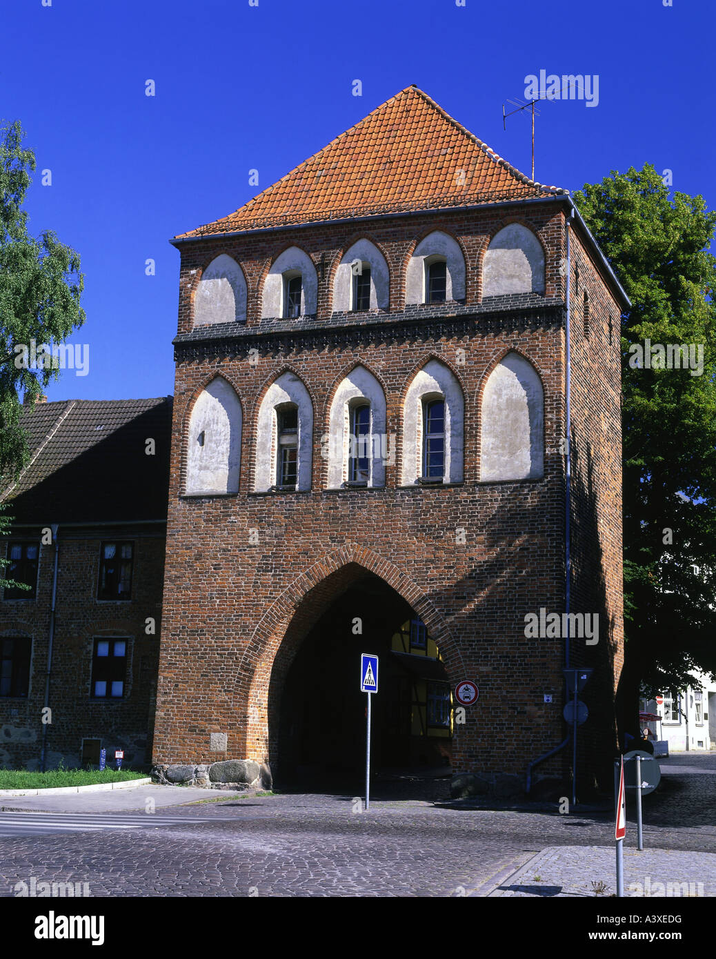Géographie / voyage, Allemagne, Mecklembourg-Poméranie-Occidentale, Stralsund, bâtiments, porte de ville, Kniepertor, construite : 15e siècle, ex Banque D'Images