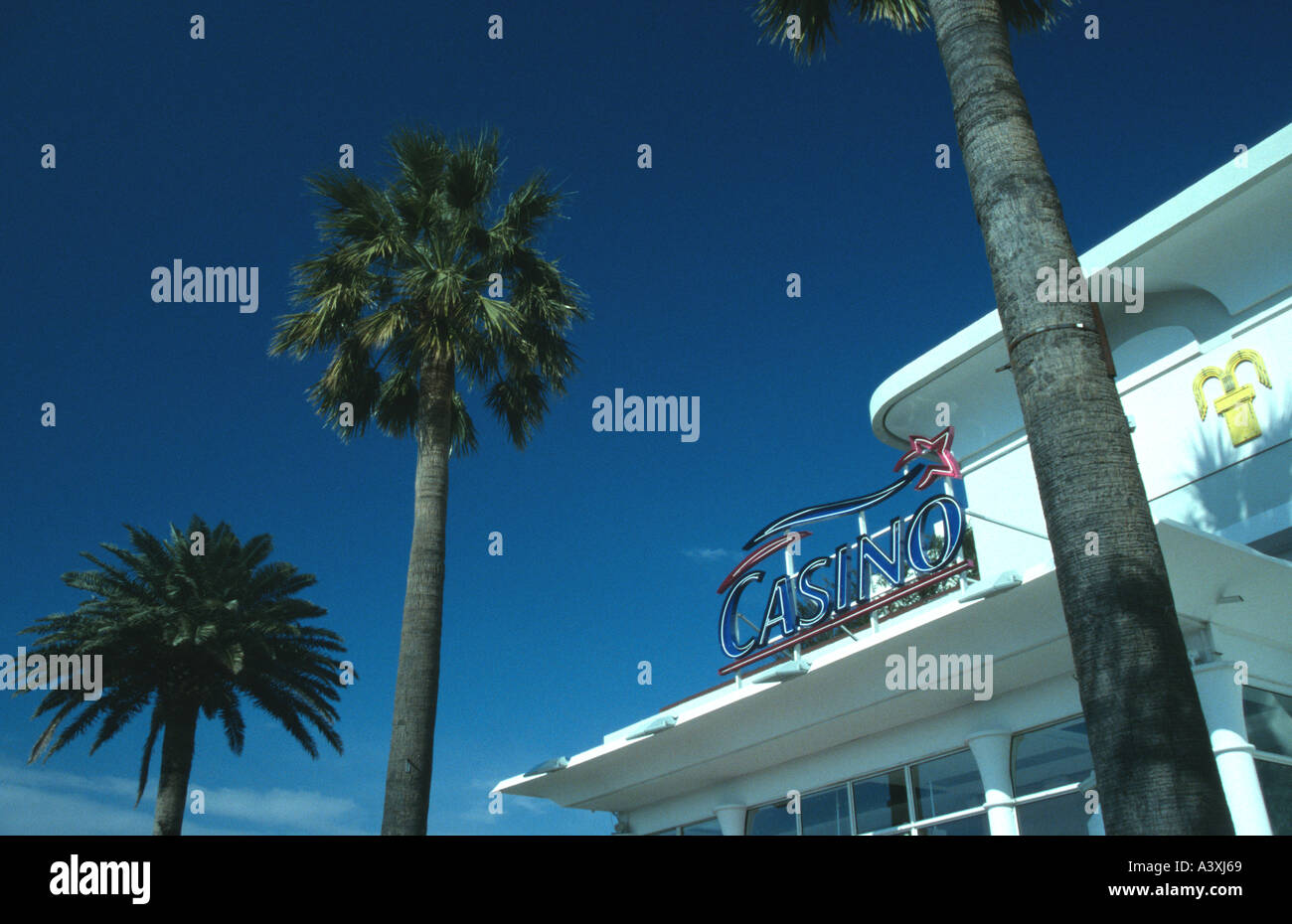 Extérieur de casino promenade du front de mer St Raphael Var Provence Côte d Azur Sud de la France de l'UE l'Europe méditerranéenne Banque D'Images