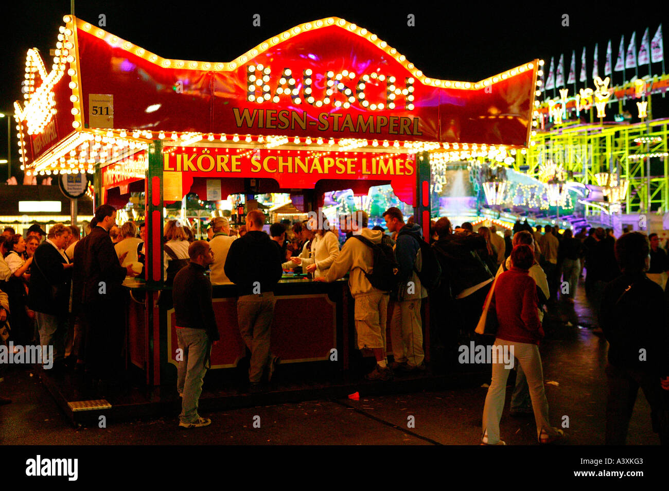 Oktoberfest de Munich dans la nuit Banque D'Images