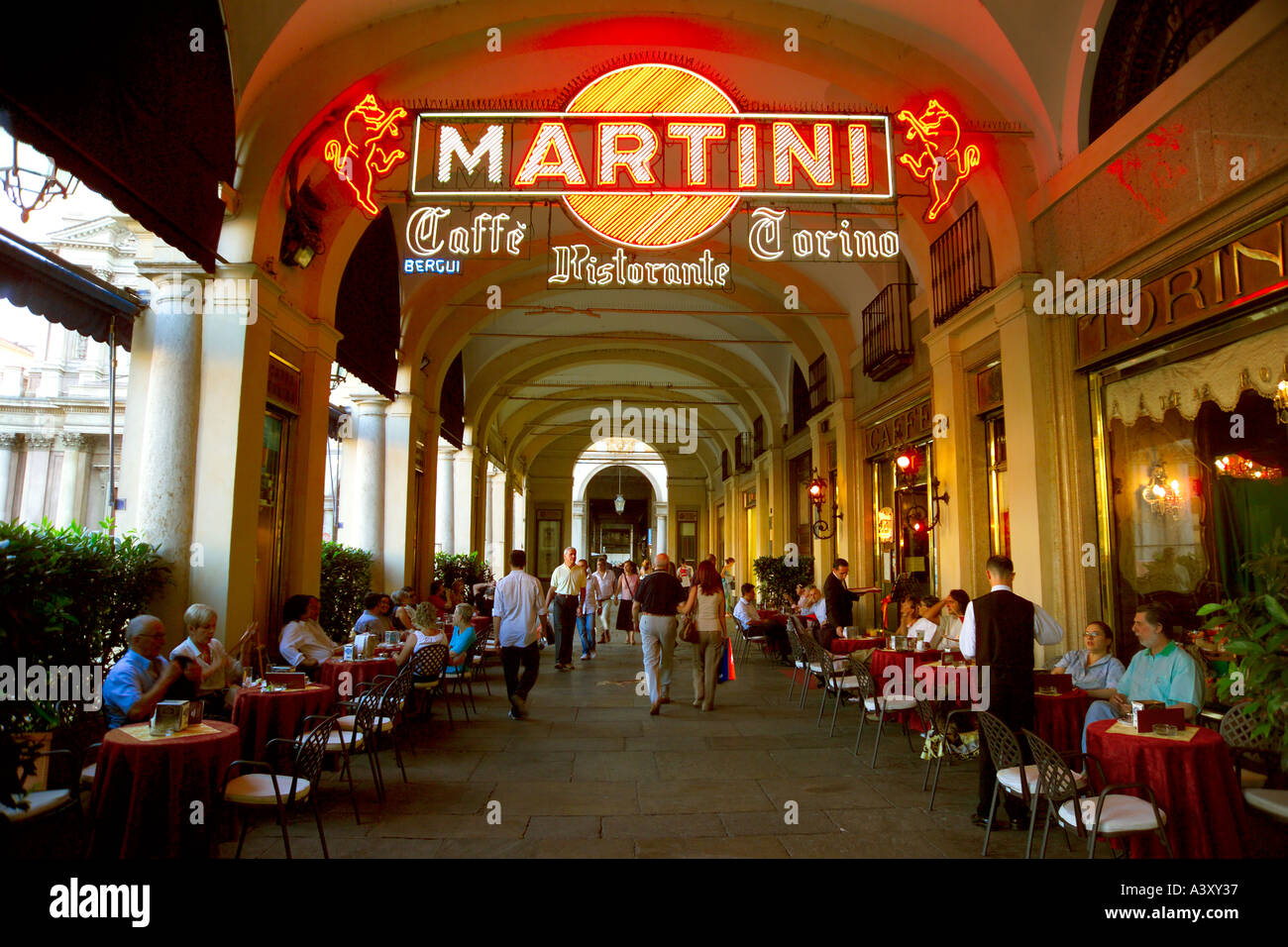 Cafe torino martini sign turin Banque de photographies et d’images à