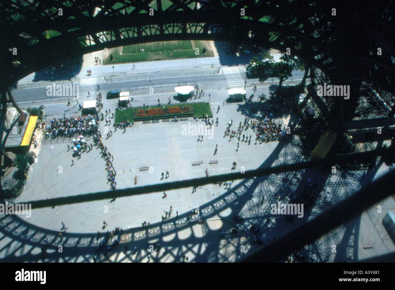 La forme de l'Eifel, d'un poste de haut niveau à l'intérieur tower paris france Banque D'Images