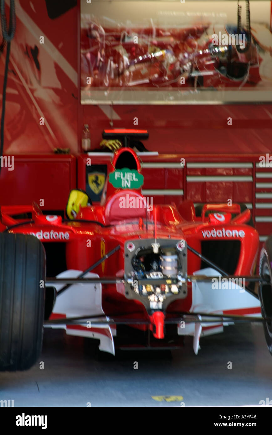 Voiture De Course De Formule 1 A L Interieur De La Voie Des Stands Avant Garage Vue Corps Gilles Villeneuve Grand Prix Race Track Montreal Canada Juin 2004 Photo Stock Alamy