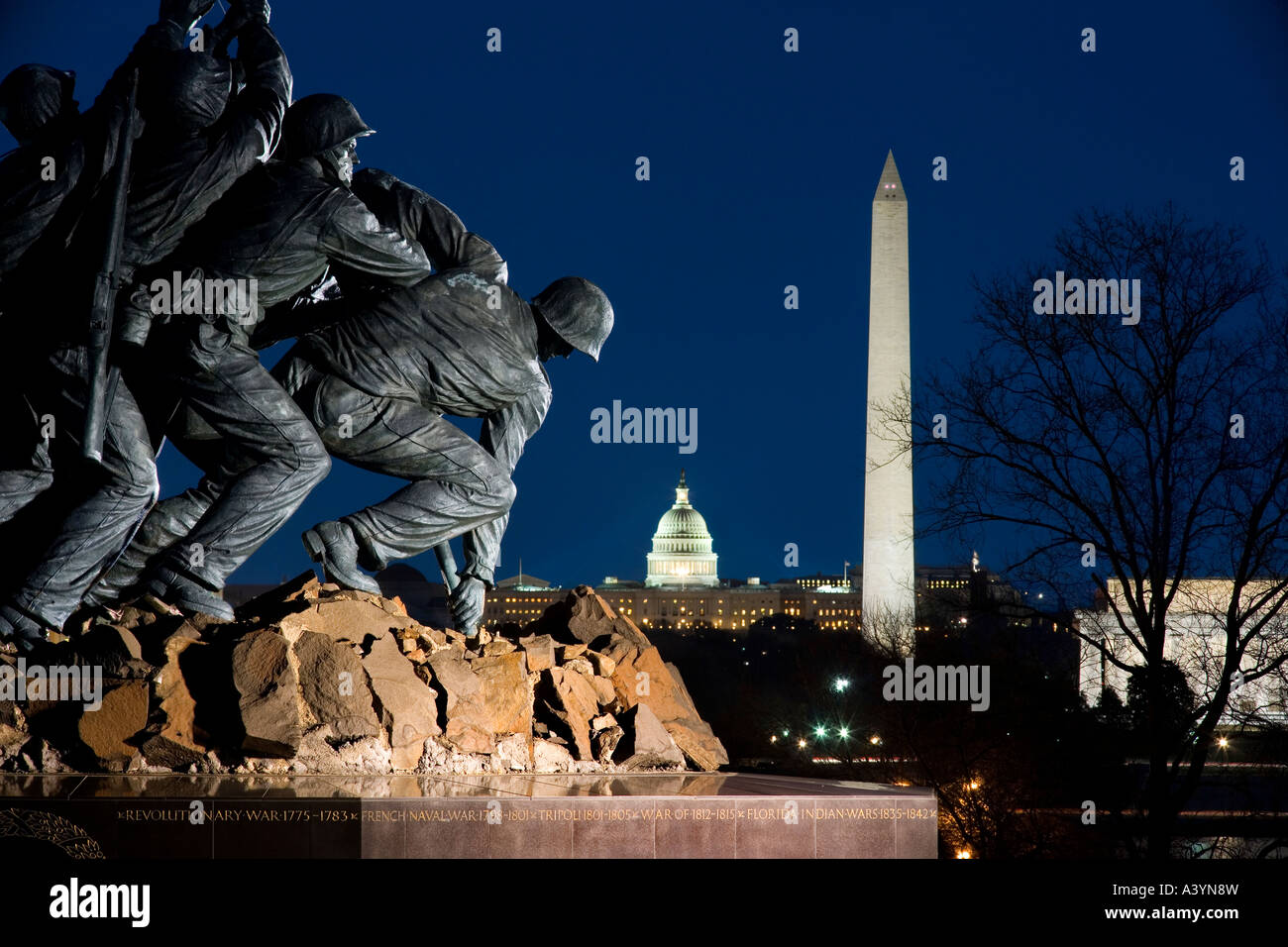 La zone Marine Corps War Memorial et Iwo Jima Statue du pavillon ; DC skyline avec Lincoln Memorial, le Washington Monument ; US Capitol Banque D'Images