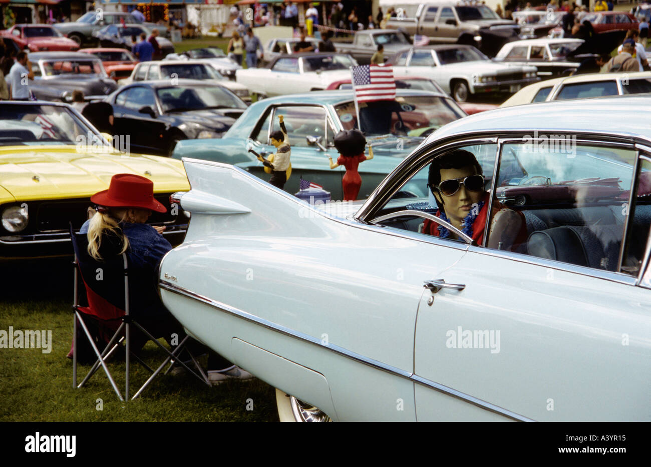 Modèle d'Elvis Presley en voiture à American car show Banque D'Images