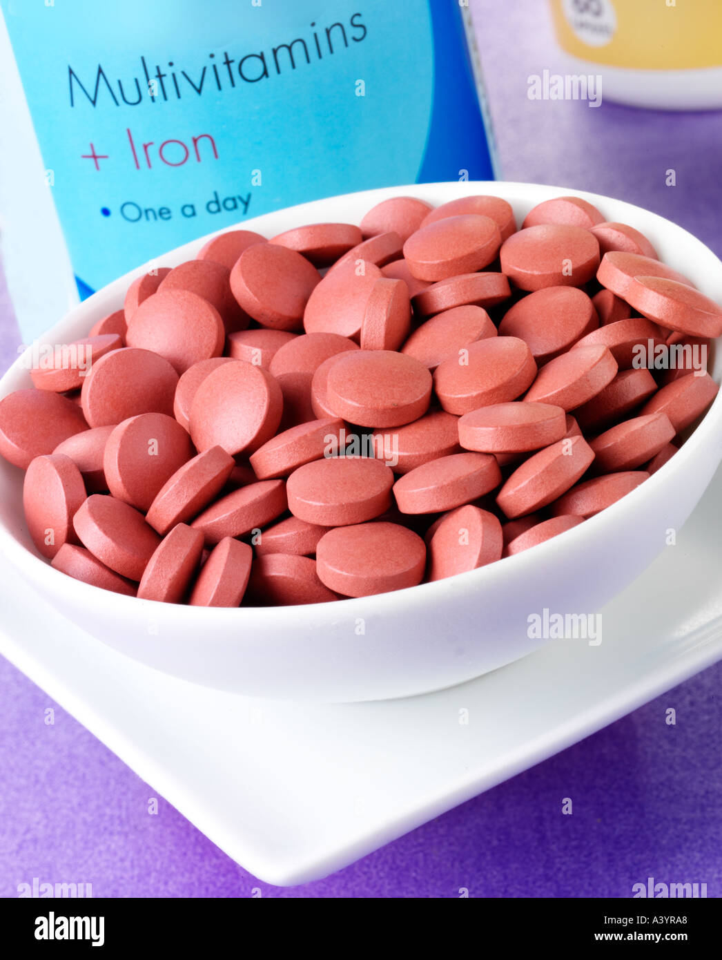 Multivitamin tablets Banque de photographies et d’images à haute