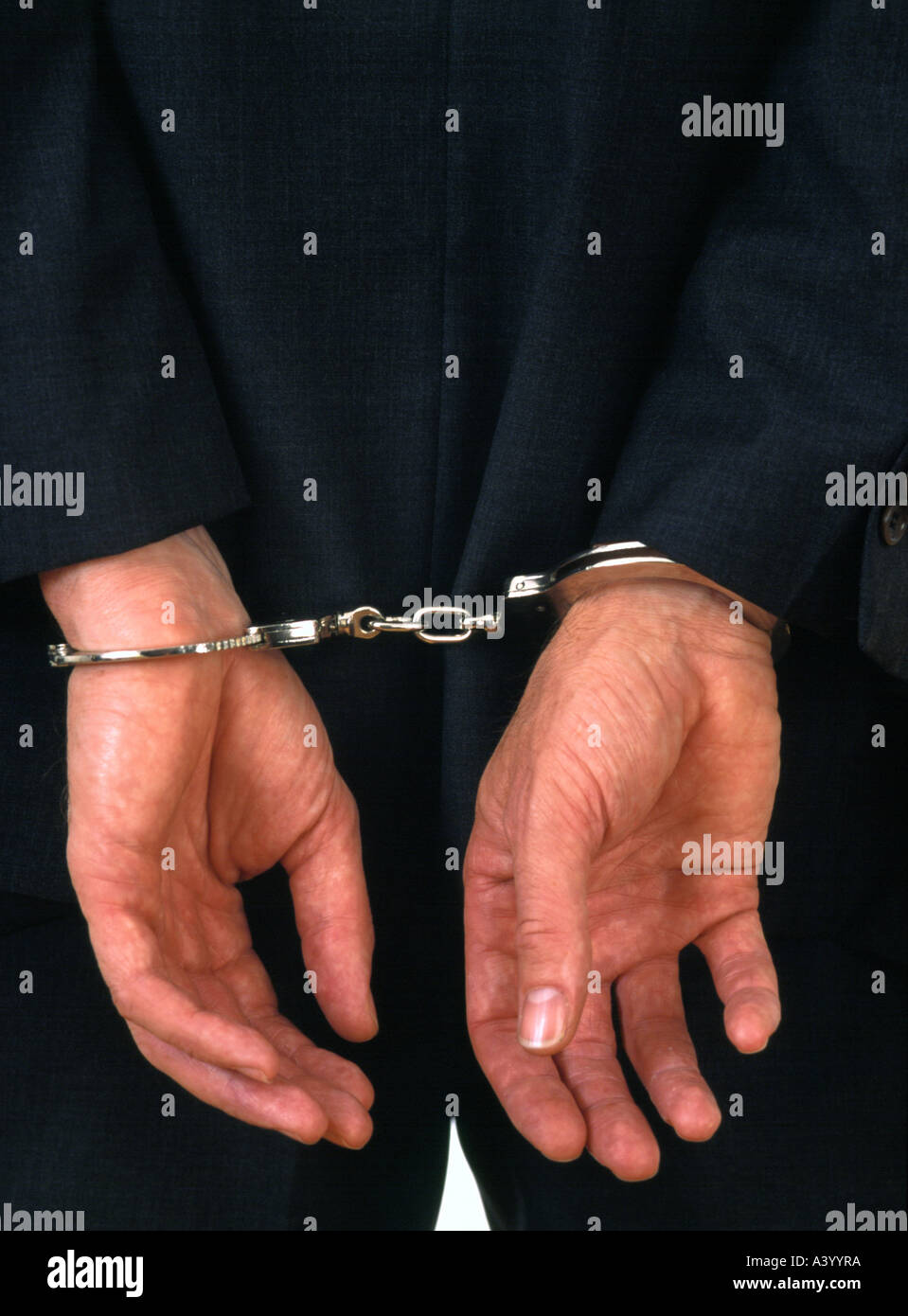 Man in handcuffs Banque D'Images