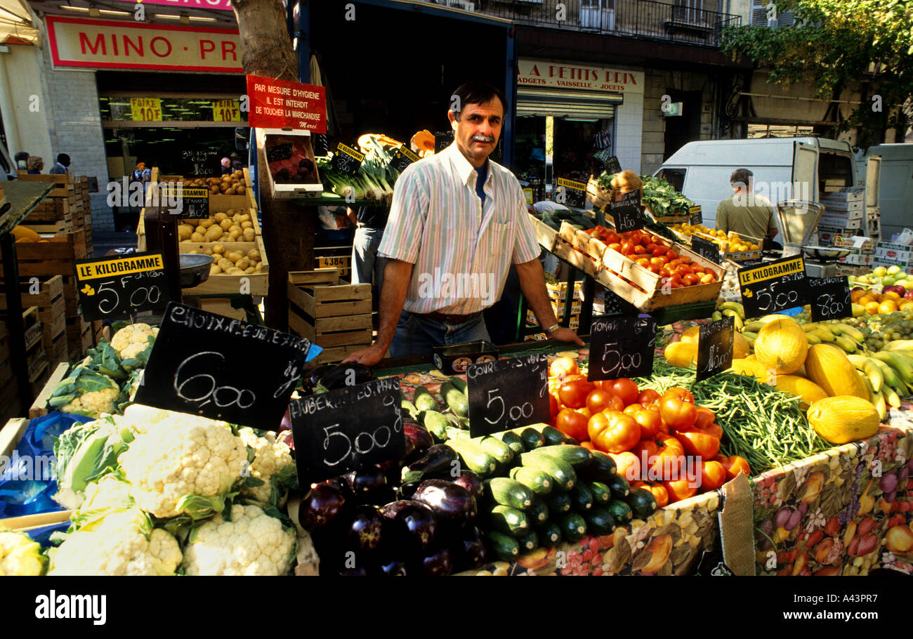 Marseille Noailles Français Arabe de la ville le marché alimentaire quart nord du Vieux Port France French Banque D'Images