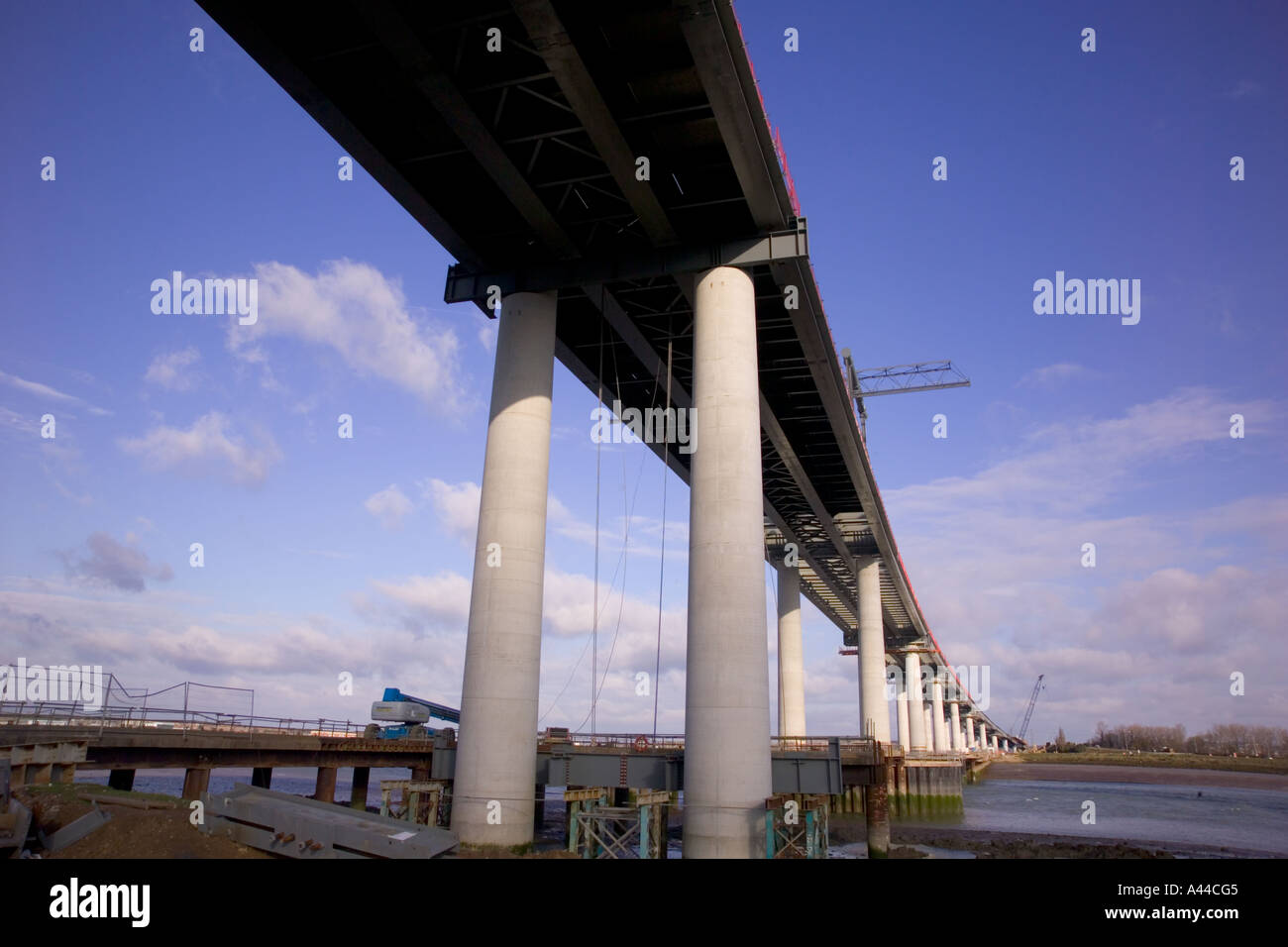 Kngsferry le nouveau pont sur la rivière Swale reliant l'île de Sheppey et Kent Banque D'Images