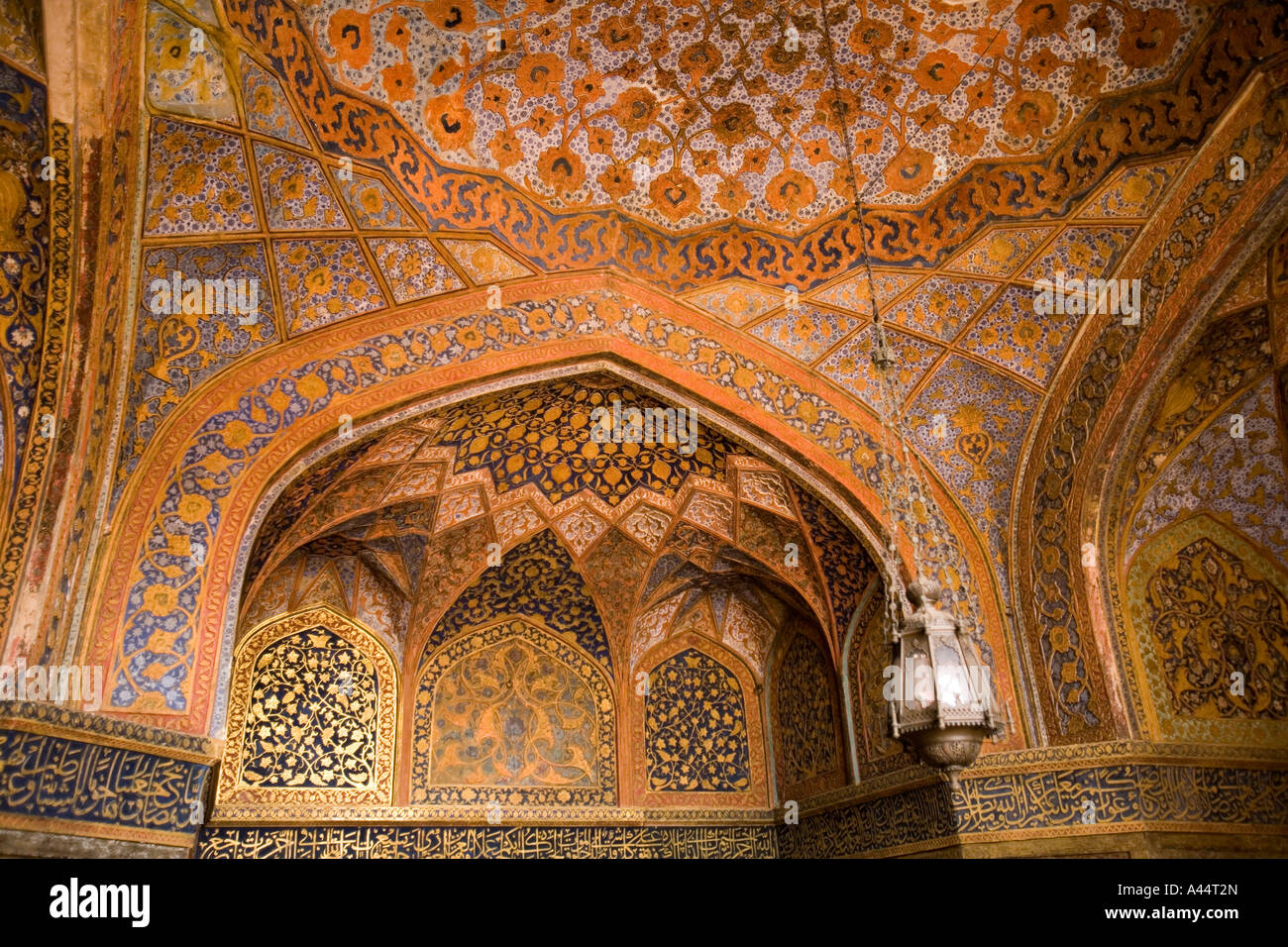 L'Inde Uttar Pradesh Agra Mausolée Akbars décoration islamique à l'intérieur du tombeau Banque D'Images