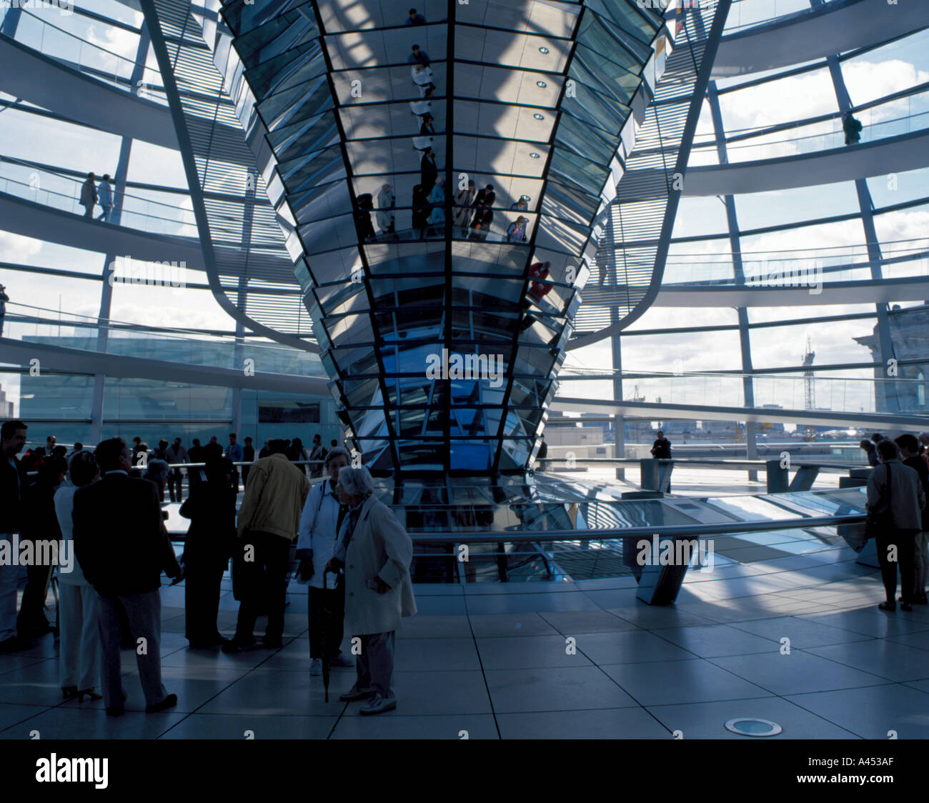 Intérieur de la coupole du Reichstag, Berlin, Allemagne. Banque D'Images