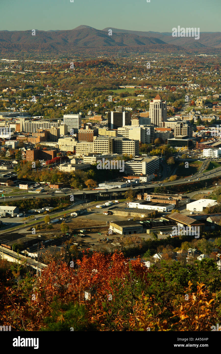 AJD53945, Roanoke, Virginie, Virginie, Roanoke Valley, centre-ville, vue aérienne du Moulin De La Montagne Banque D'Images