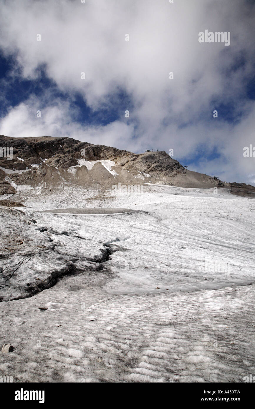 Récession glaciaire au sommet de la Zugspitze Garmisch Partenkirchen Allemagne Banque D'Images