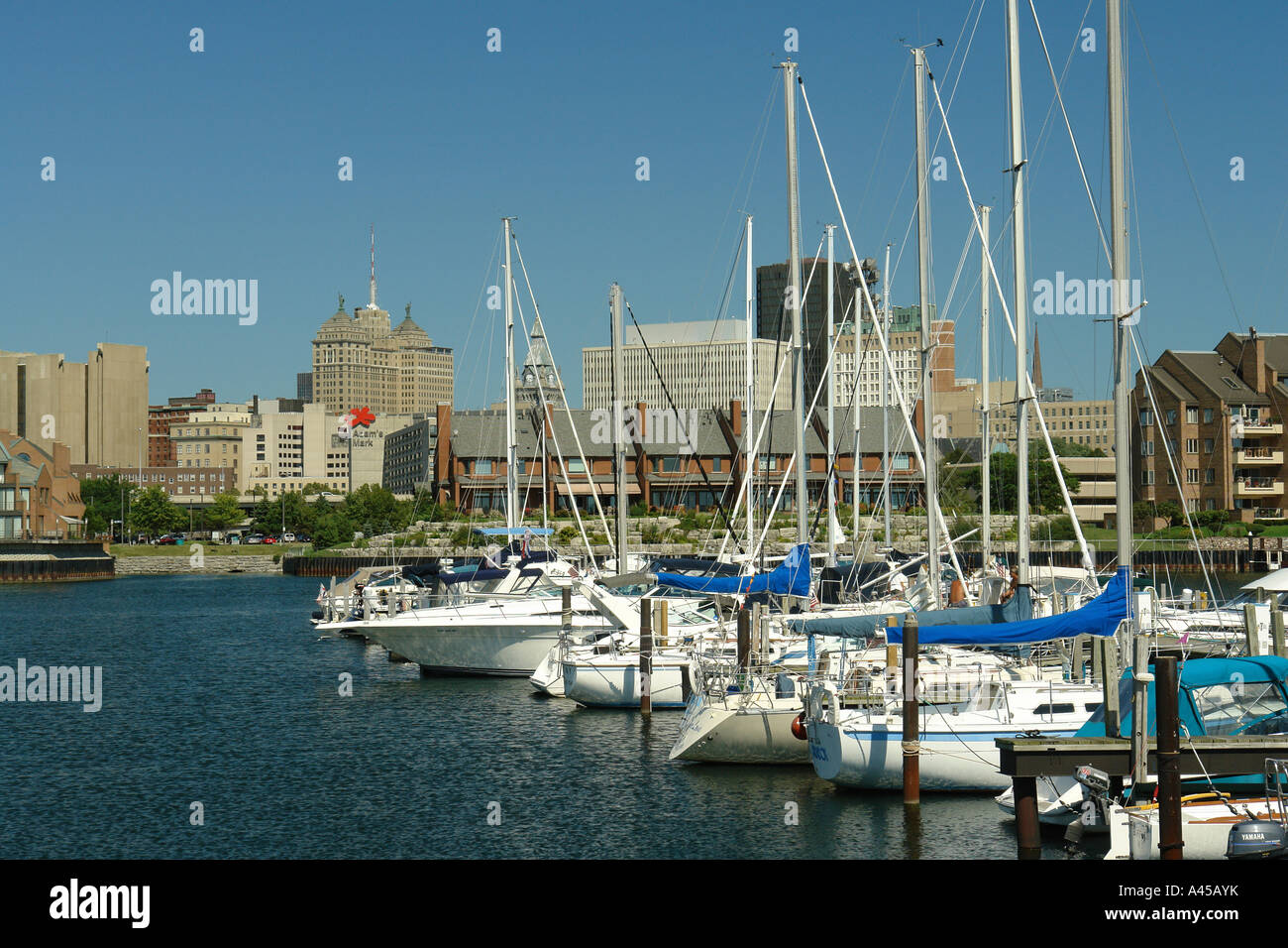 AJD57835, Buffalo, NY, New York, Lake Erie, Erie Basin Marina, le centre-ville Banque D'Images