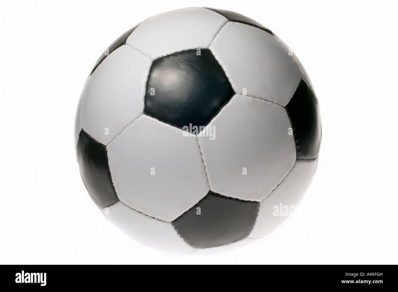 Un ballon de foot sur fond blanc Banque D'Images