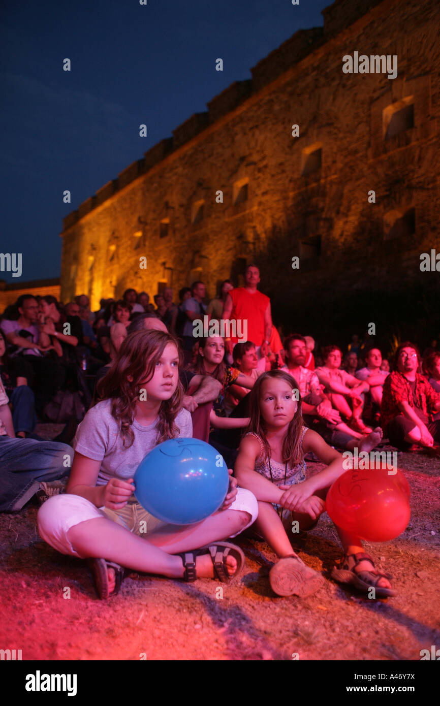 Audience du monde-culture-festival 'Horizonte sur fortresee Ehrenbreitstein. Rheineland-Palatinate, Coblence, Allemagne Banque D'Images