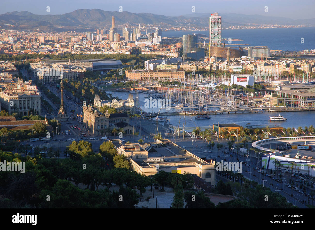 Vue panoramique de Barcelone de Castel del Barça Le parc de Montjuïc Catalunya Catalogne Catalogne Costa Brava España Espagne Europe Banque D'Images