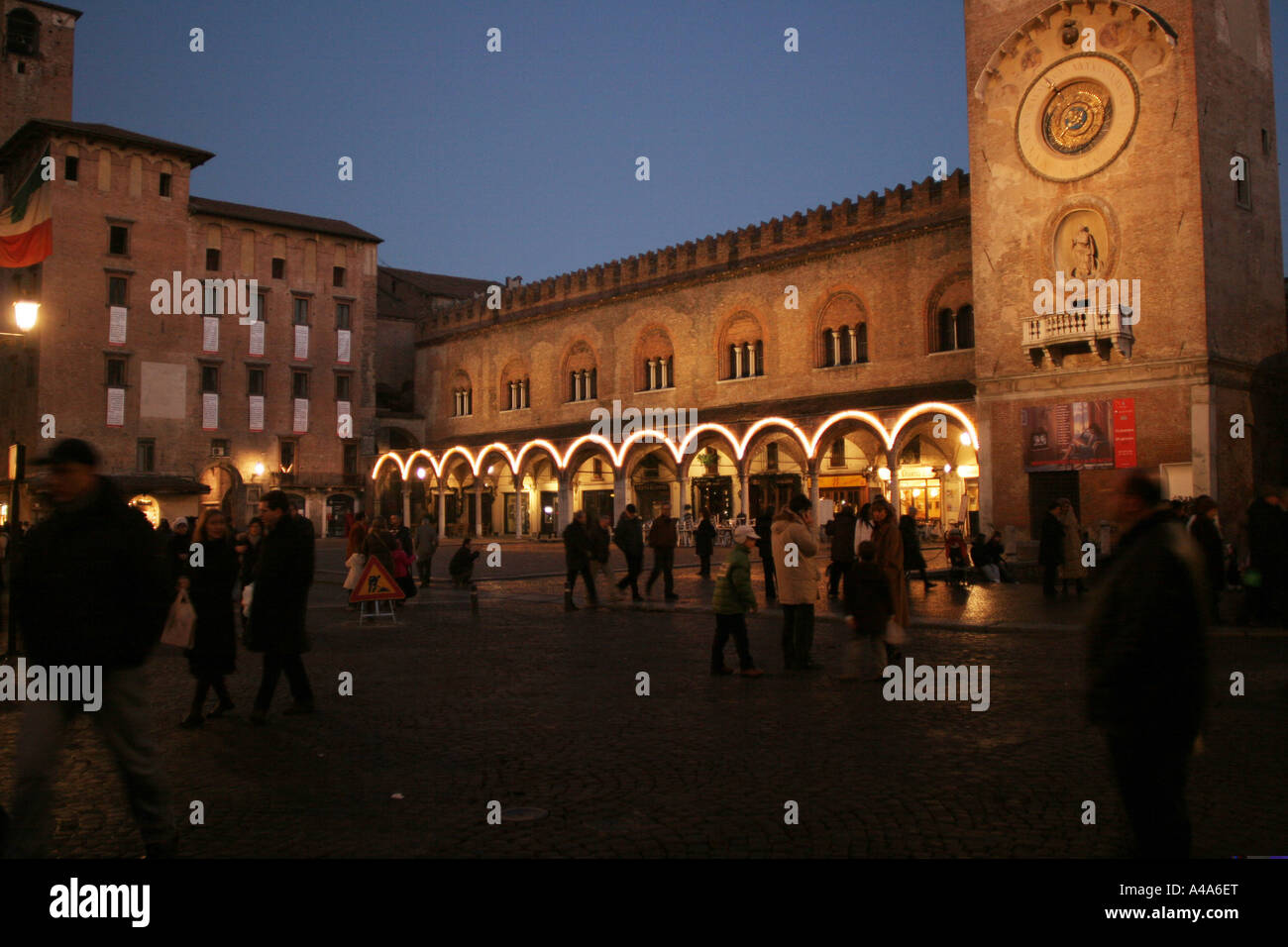 Piazza delle Erbe Mantoue Lombardie Italie Banque D'Images