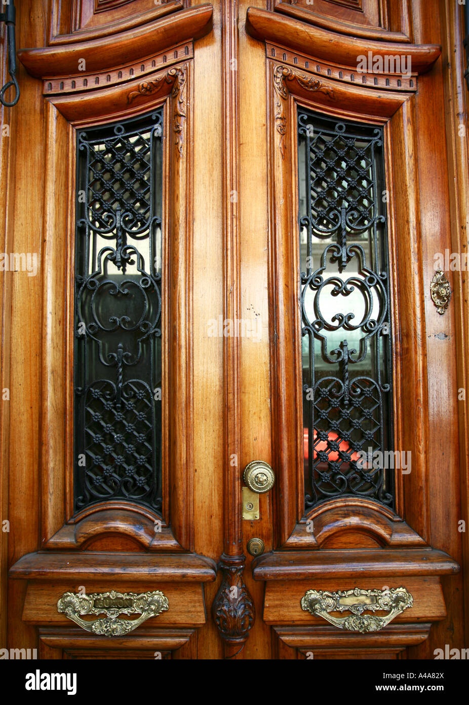 Vieille porte en bois grand front Banque D'Images