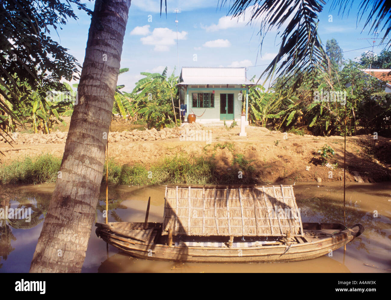 CANAL DU DELTA DU MÉKONG THAÏLANDE AVEC VOILE Banque D'Images