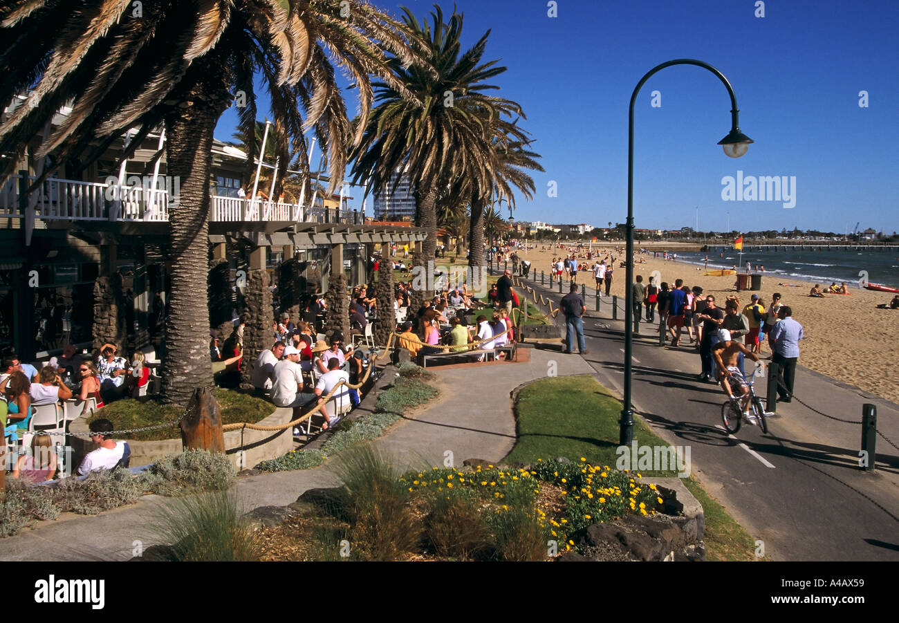 Salle à manger à l'extérieur, la plage de St Kilda, Melbourne, Port Phillip Bay, Victoria, Australie Banque D'Images