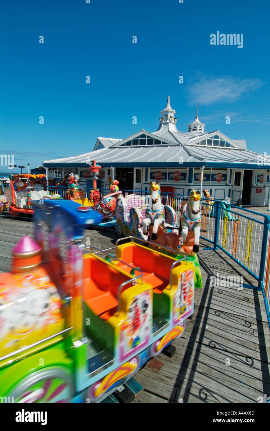 Foire Childens ride sur jetée de Llandudno North Wales UK GB EU Europe eye35.com Banque D'Images