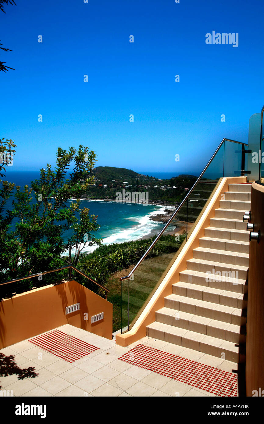 La vue de Jonahs restaurant plage de la baleine Sydney Australie Banque D'Images