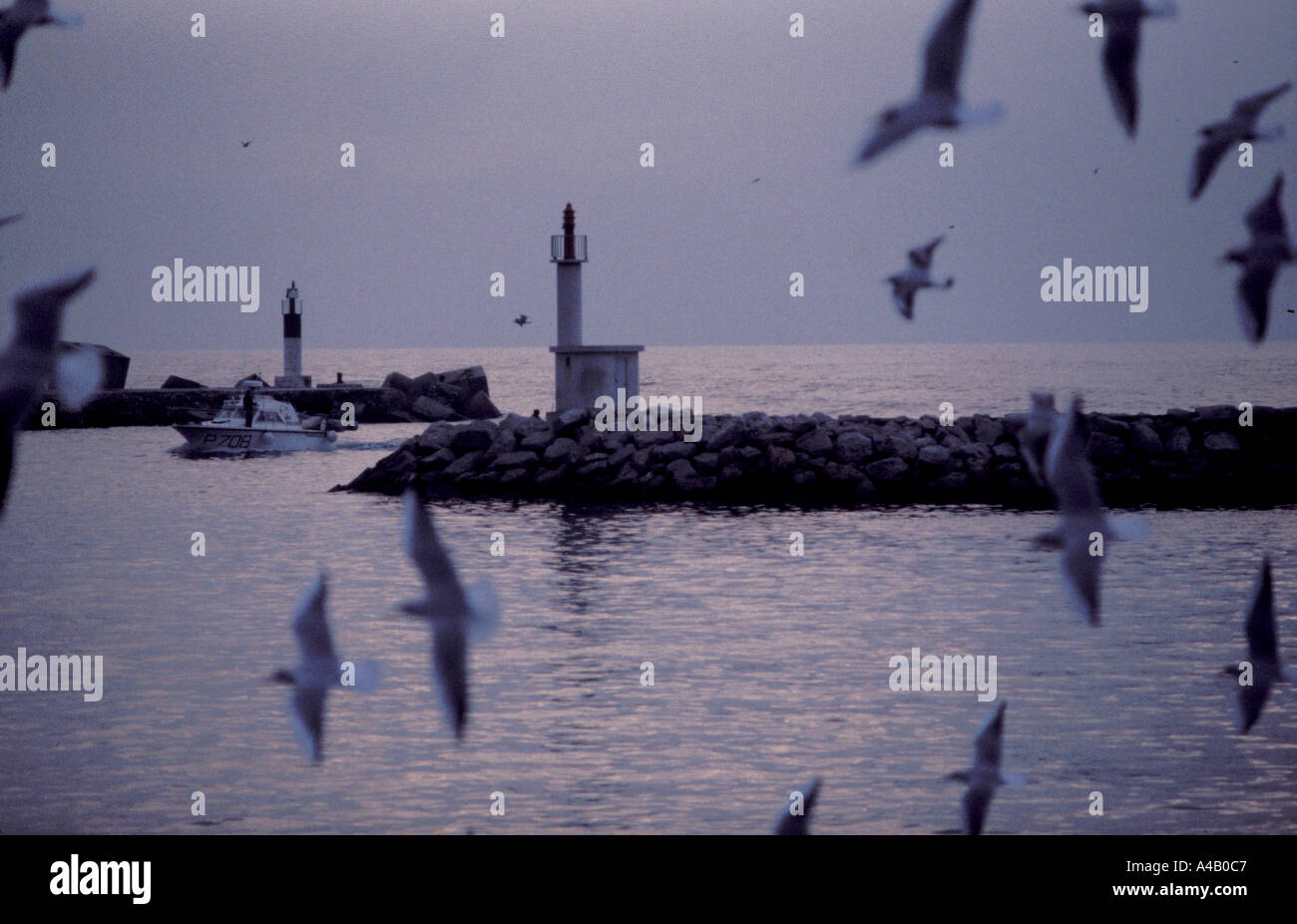 Vue sur le phare et l'entrée dans la mer de Sete France Banque D'Images