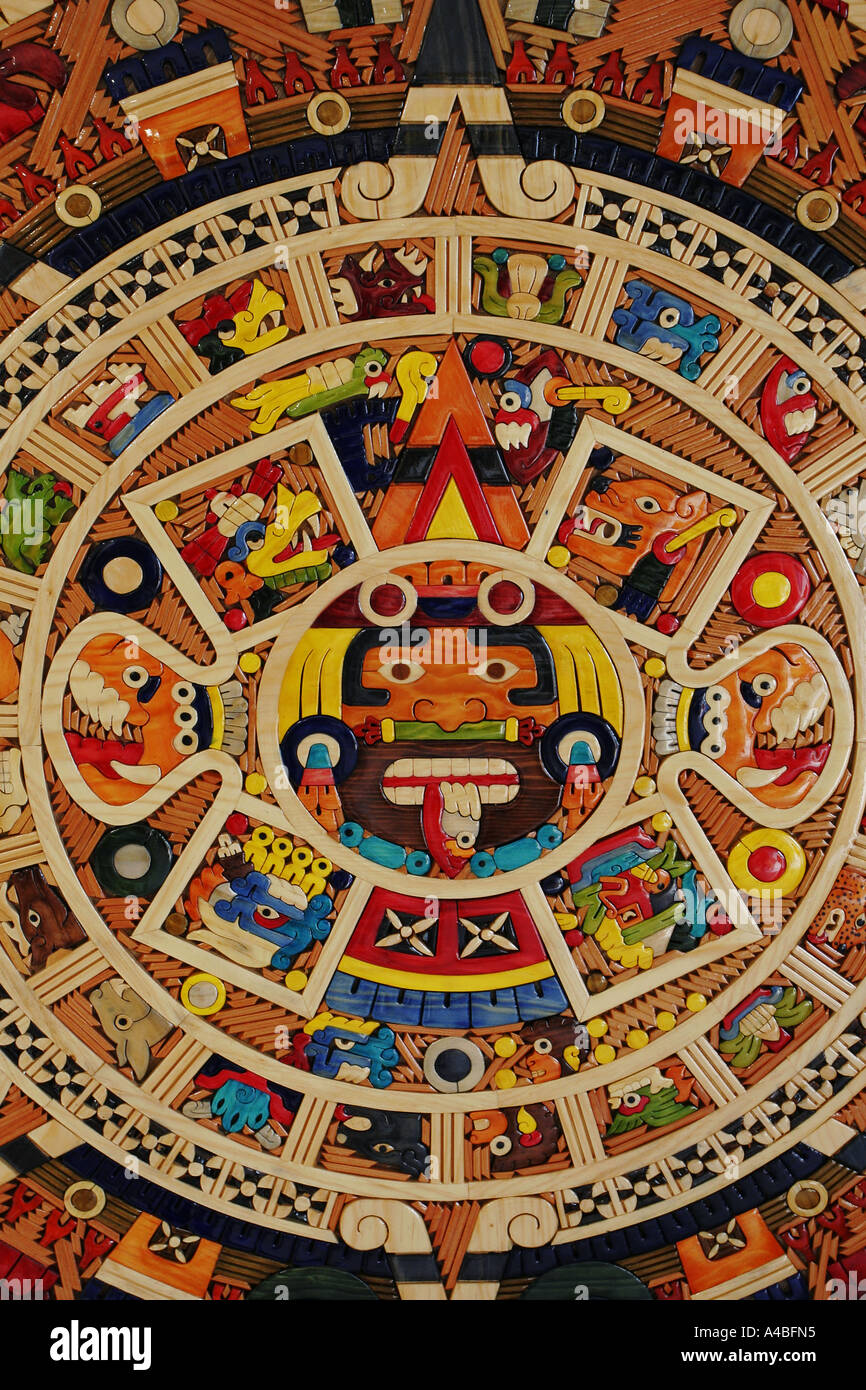 Calendrier aztèque faite à partir de petits morceaux de bois colorés , Mexique Banque D'Images