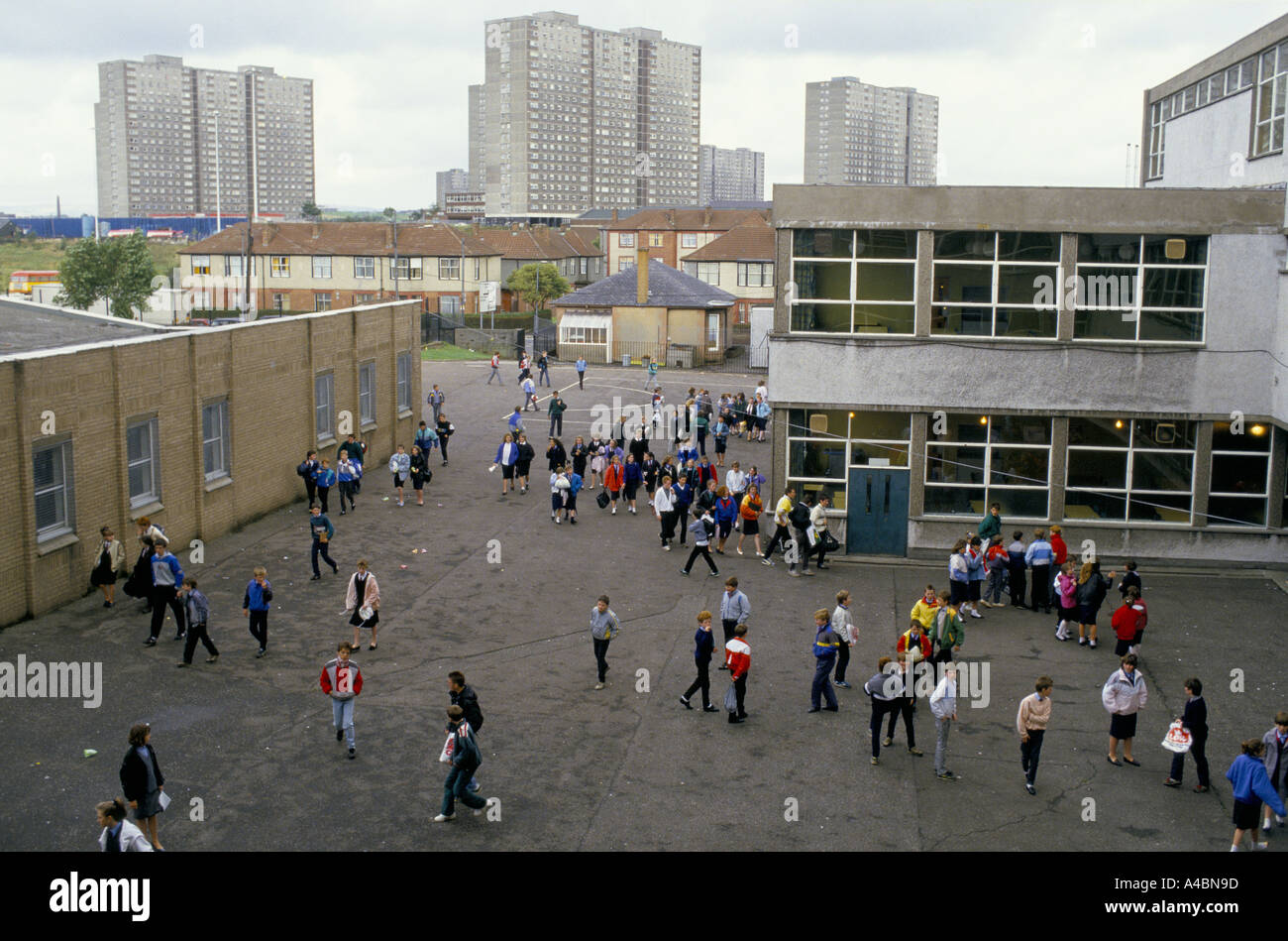 Holyrood secondary school Banque de photographies et d’images à haute