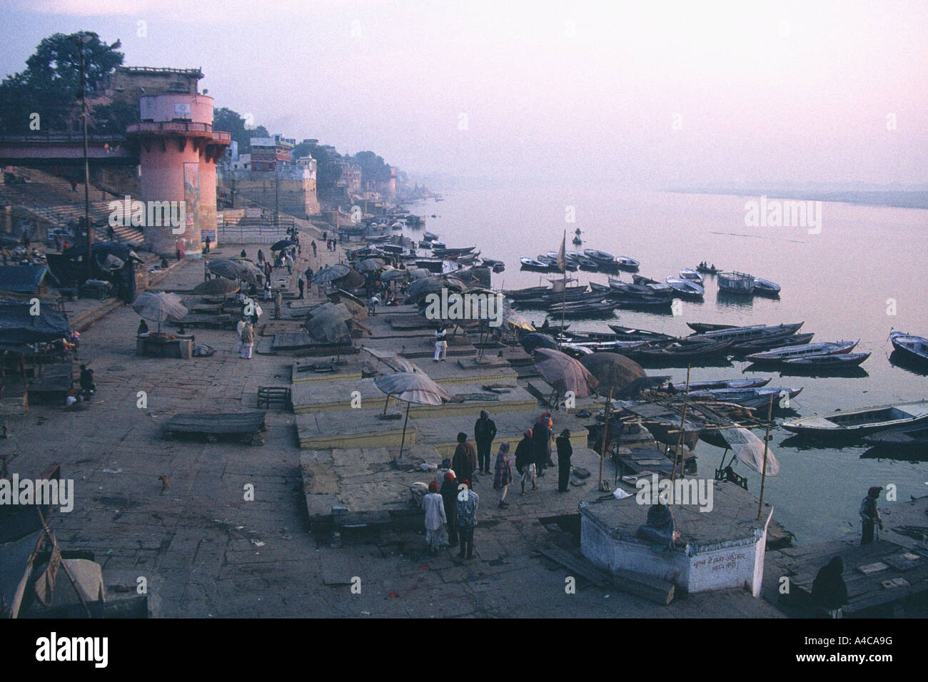 Coucher de Varanasi, Gange, Inde Banque D'Images