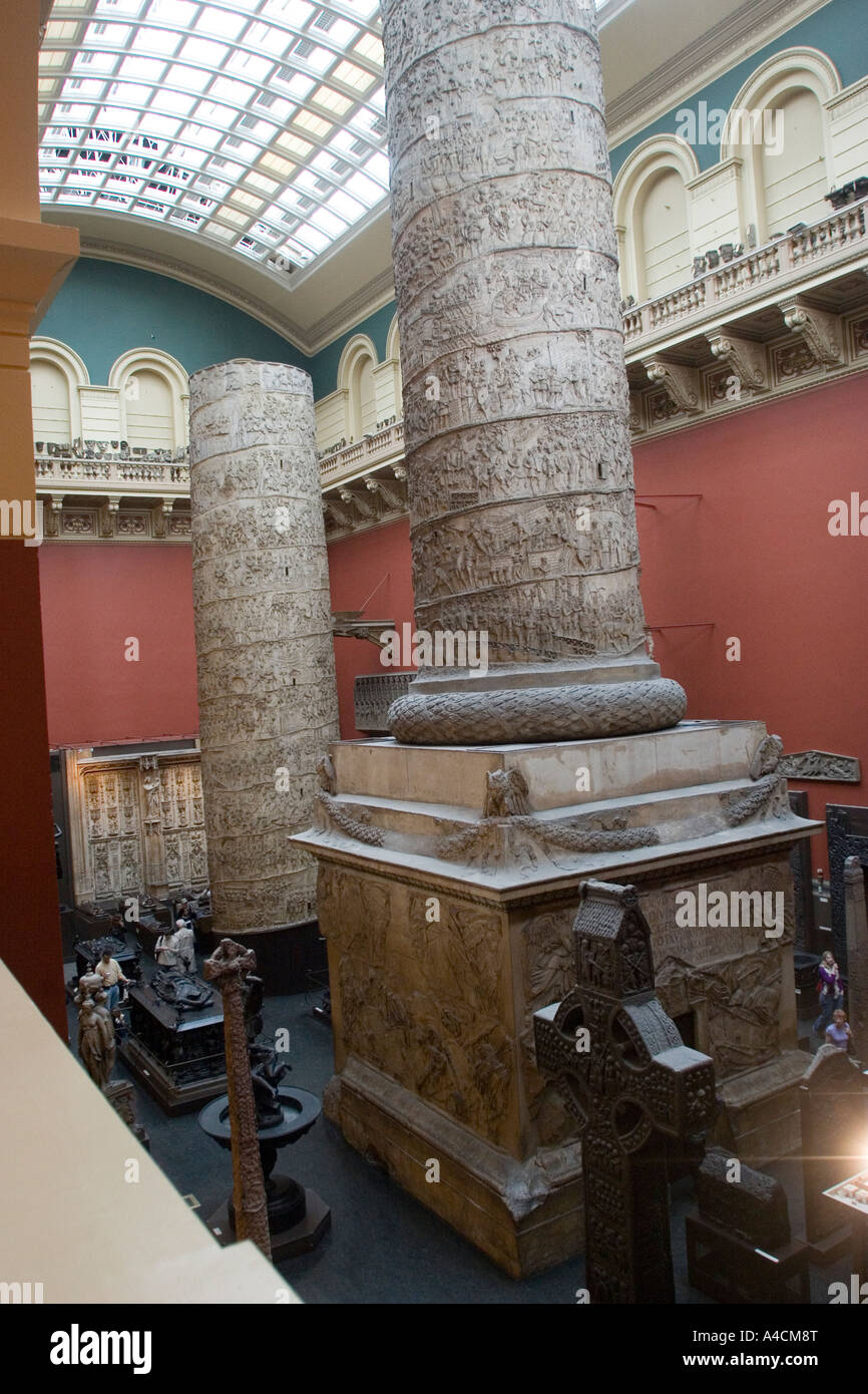 Les tribunaux en fonte dans le V&A Victoria and Albert Museum, South Kensington London GB UK Banque D'Images