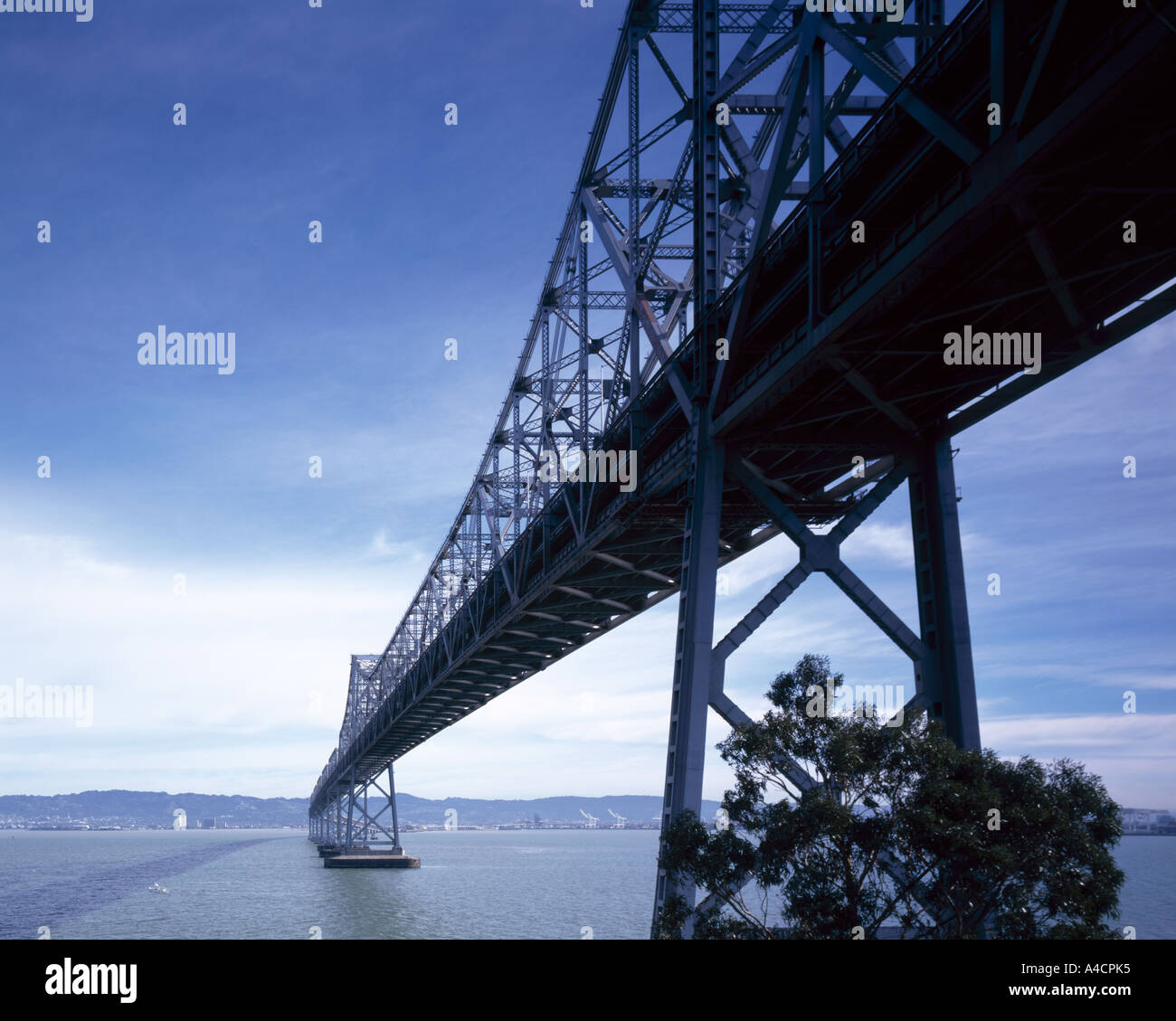 L'Oakland Bay Bridge, Span, San Francisco, CA, 1936. Remplacé après que les pièces se sont effondrées en 1989 tremblement de terre. Banque D'Images
